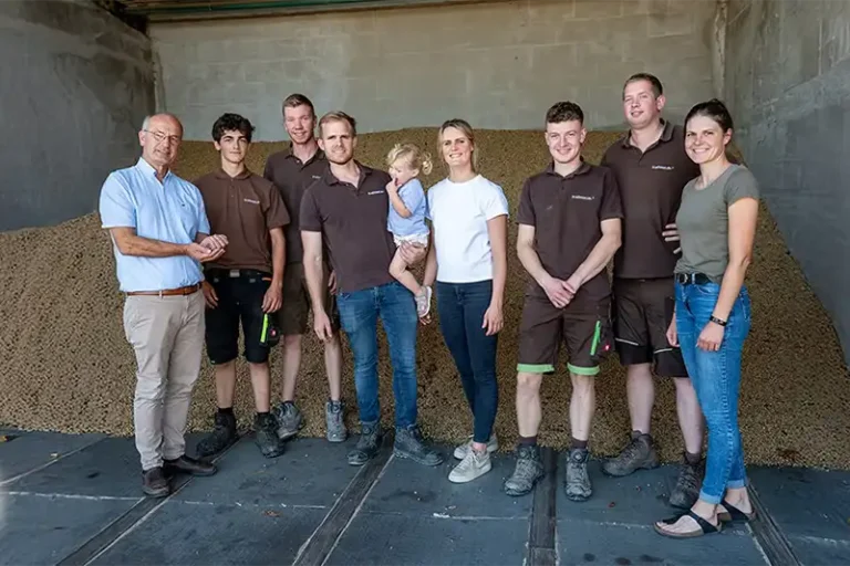 Das Team des landwirtschaftlichen Familienbetriebs Wilmsen in Kalkar.