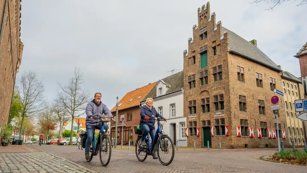 Das Städtische Museum in Kalkar liegt an der Kreuzung Grabenstraße-Hanselaerstraße.